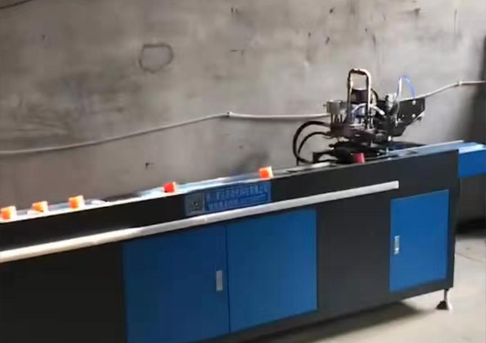 涿州中空玻璃打膠機已交付使用